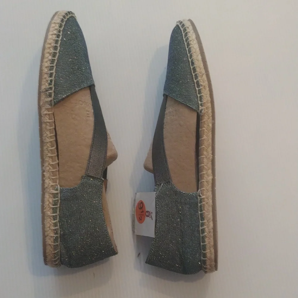 - Reaction Kenneth Cole sparkling blue espidrille elastic top shoes sz 9.5